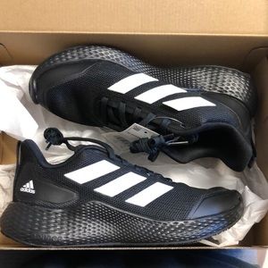 Adidas mens 5.5 Edge game day training shoe
